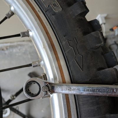 Valve stem nut removal