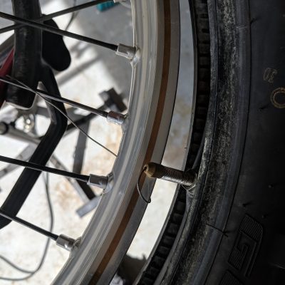 Valve stem puller installed