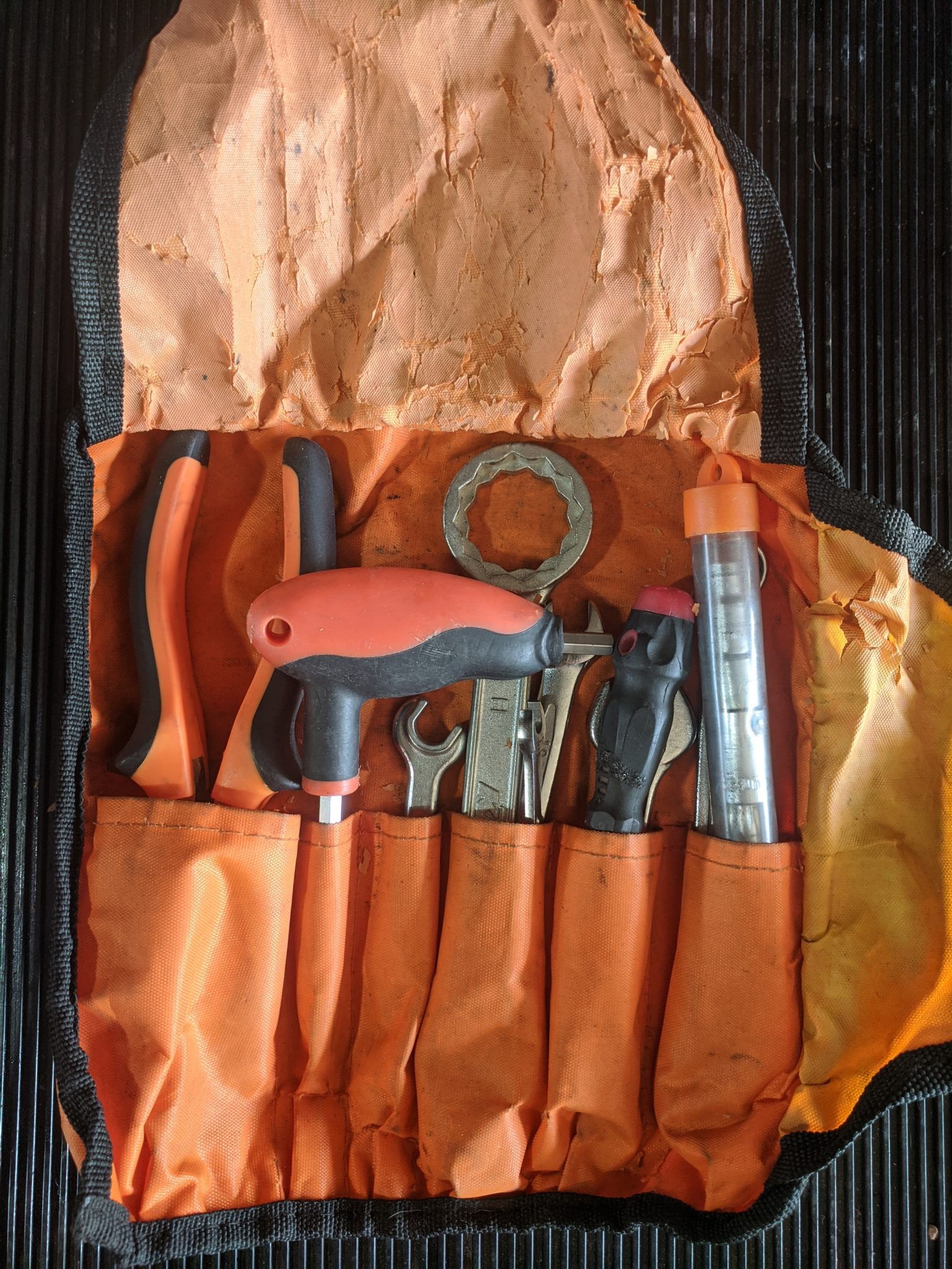 KTM 250 SXF Spark Plug Replacement NGK LMAR9AI8 Horsepower Hub